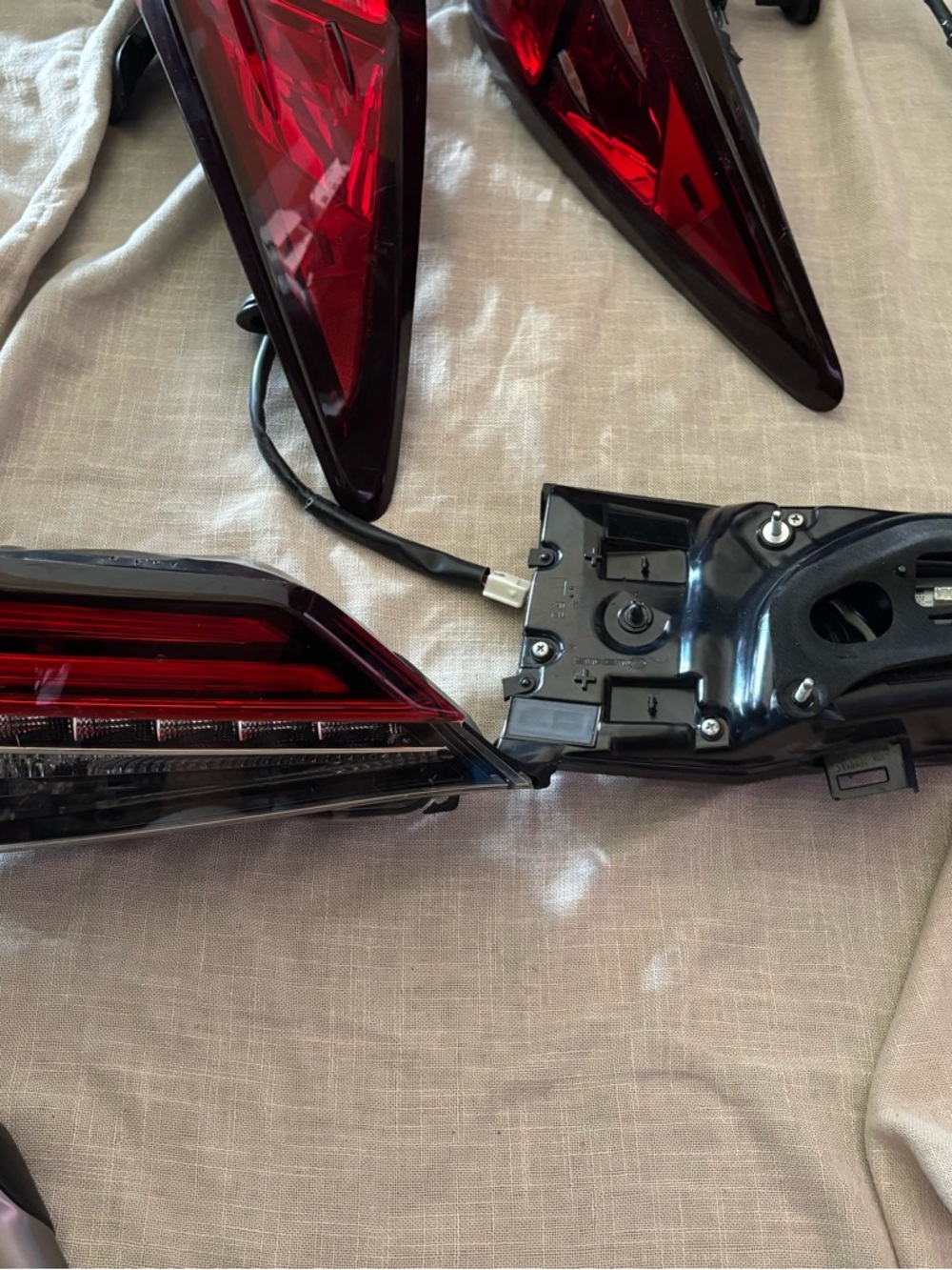 Lexus 2016-2022 RX outer tail lights - Picture 9 of 9